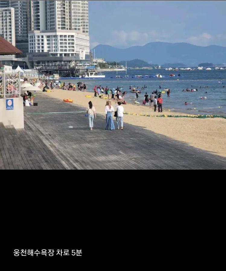 Lotte Castle Marina Aparthotel Йосу Екстериор снимка